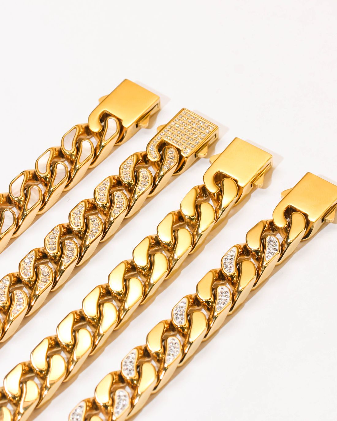 Correntes e pulseiras de ouro